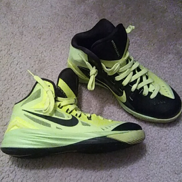 Sneakers - Picture 2 of 7